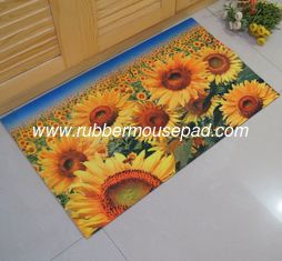 China Anti Slip Rubber Floor Carpet Soft Rectangular With Beautiful Flower / Fruit Design supplier