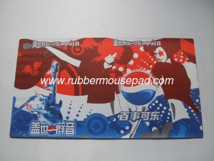 China Modern Rubber Bar Runner , Custom Made Non-Woven Fabrics Rubber Bar Mat supplier